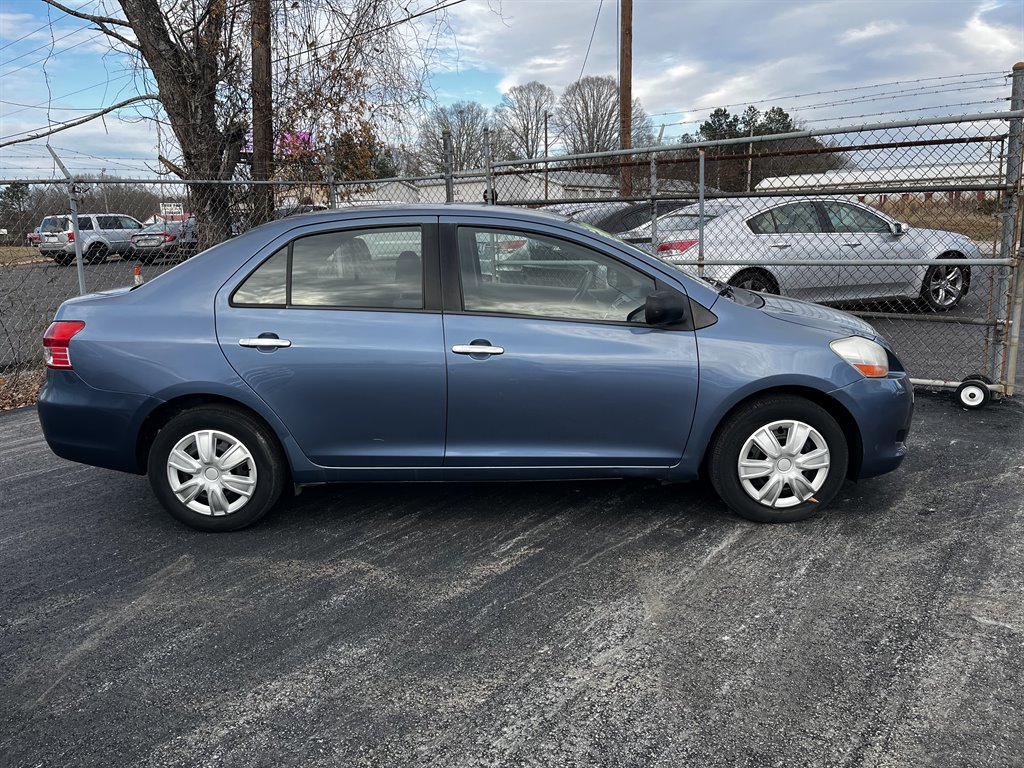 2009 Toyota Yaris Base