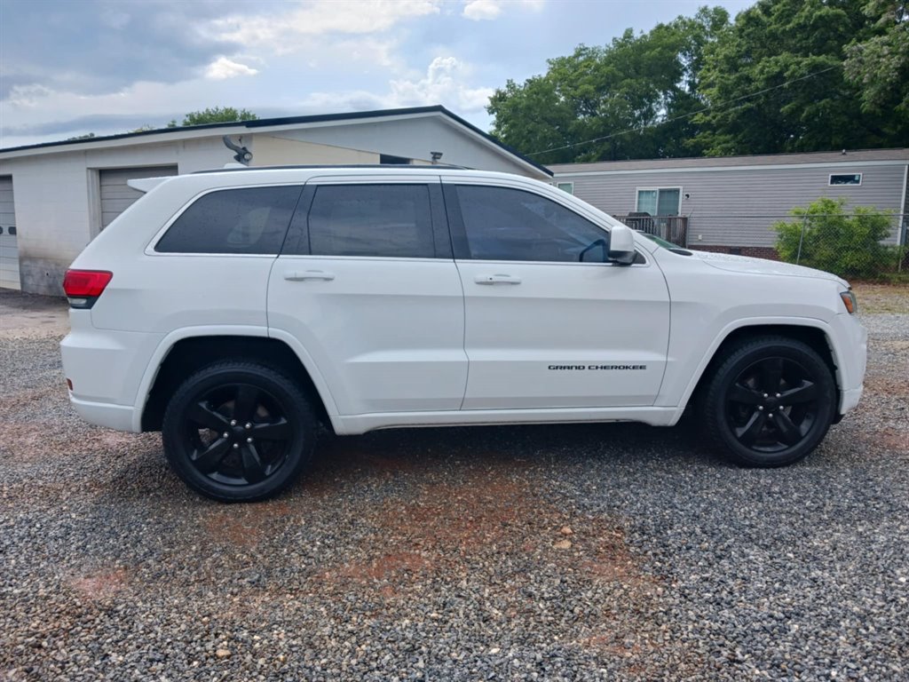 2015 Jeep Grand Cherokee Altitude's photo